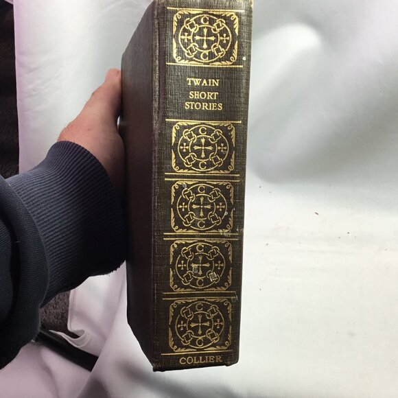 The Complete Short Stories and Famous Essays of Mark Twain, One Volume Edition - Picture 1 of 14